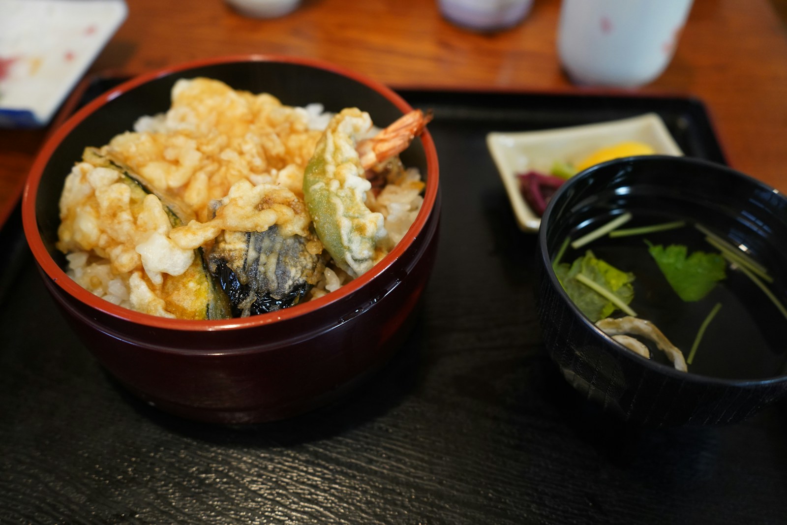 Nhà hàng tempura cao cấp Nhật Bản — không gian ngồi quầy truyền thống
