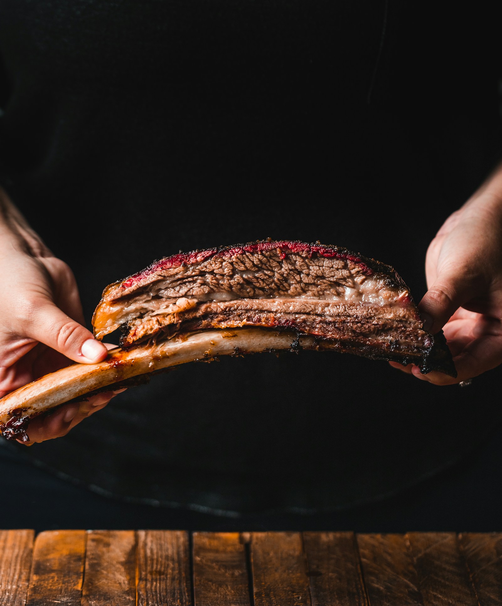 Miếng thịt bò wagyu A5 cẩm thạch cao tại nhà hàng Osaka